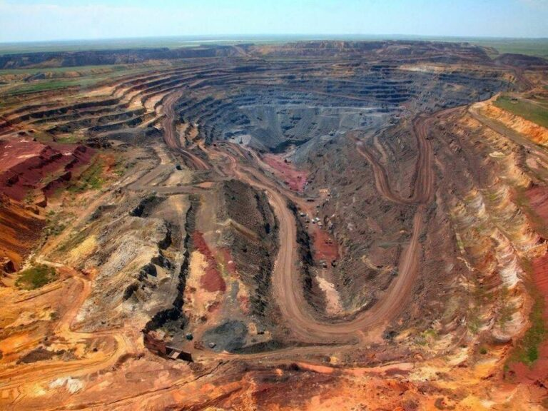 Los yacimientos de tierras raras en España: potencial, ubicación y situación actual 2 Los yacimientos de tierras raras en España